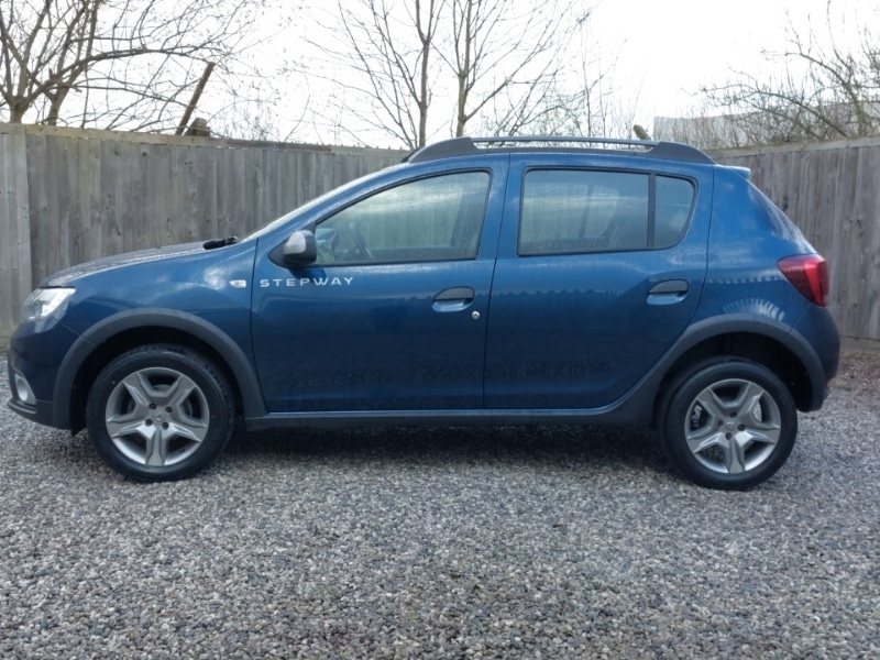 Used Dacia Sandero Stepway 2018 for sale - 77873861: Photo 4