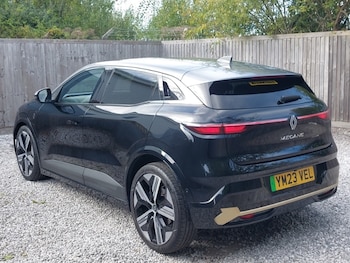 Used Renault Megane E Tech 2023 for sale - 76078642: Photo