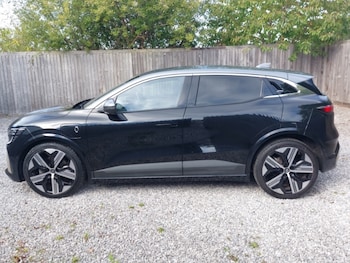 Used Renault Megane E Tech 2023 for sale - 76078642: Photo
