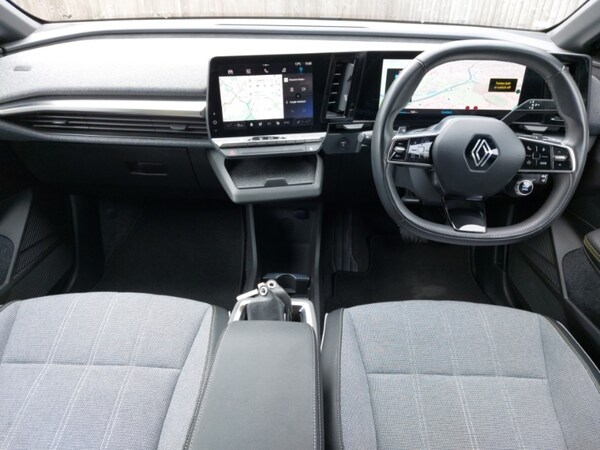 Used Renault Megane E Tech 2022 for sale - 76213075: Photo 2