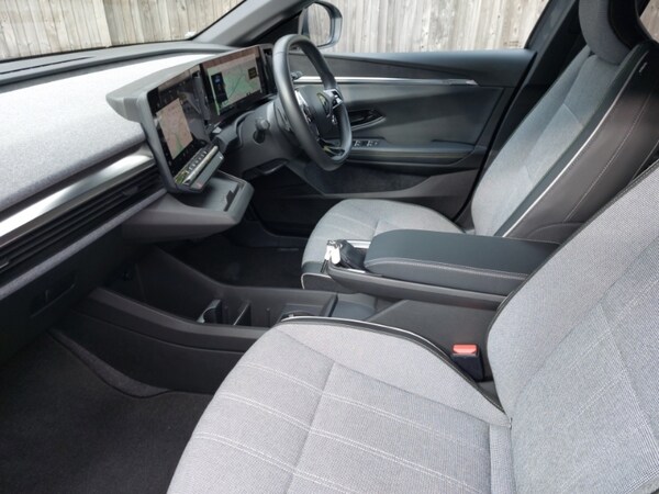 Used Renault Megane E Tech 2022 for sale - 76213075: Photo 5