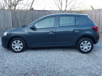 Used Dacia Sandero 2018 for sale - 77736285: Photo