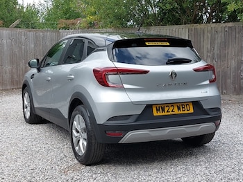 Used Renault Captur 2022 for sale - 75518527: Photo