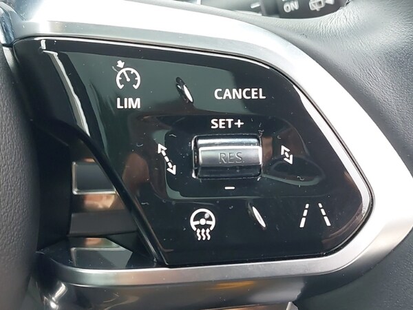 Used Jaguar F-Pace 2023 for sale - 76238296: Photo 15