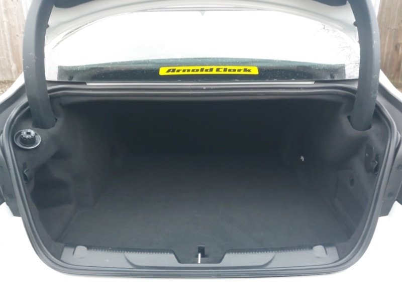 Used Jaguar XE 2019 for sale - 78032853: Photo 8