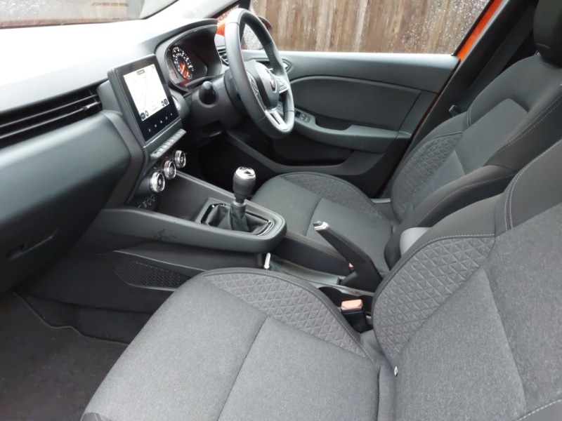 Used Renault Clio 2022 for sale - 76815849: Photo 5