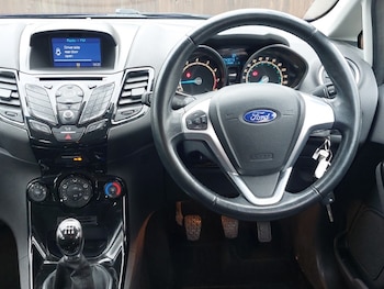 Used Ford Fiesta 2016 for sale - 77475828: Photo