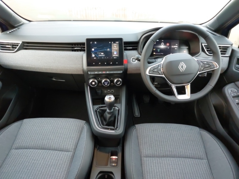 Used Renault Clio 2025 for sale - 76906969: Photo 2