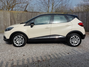 Used Renault Captur 2017 for sale - 77899169: Photo