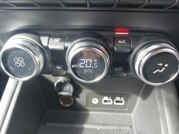 Used Renault Captur 2024 for sale - 76100266: Photo 12