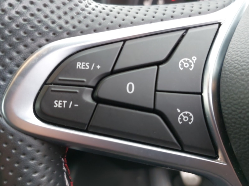 Used Renault Clio 2022 for sale - 76880287: Photo 16