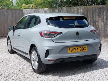 Used Renault Clio 2024 for sale - 75902703: Photo