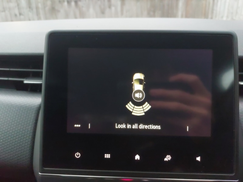 Used Renault Clio 2019 for sale - 76537201: Photo 17