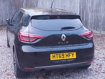 Used Renault Clio 2019 for sale - 76537201: Photo