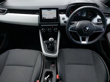 Used Renault Clio 2021 for sale - 75576662: Photo