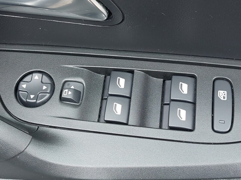 Used Peugeot 2008 2023 for sale - 78093562: Photo 12