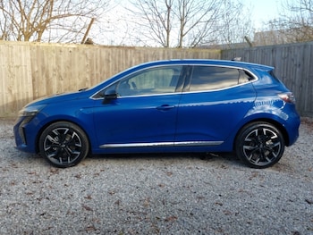 Used Renault Clio 2025 for sale - 76893618: Photo