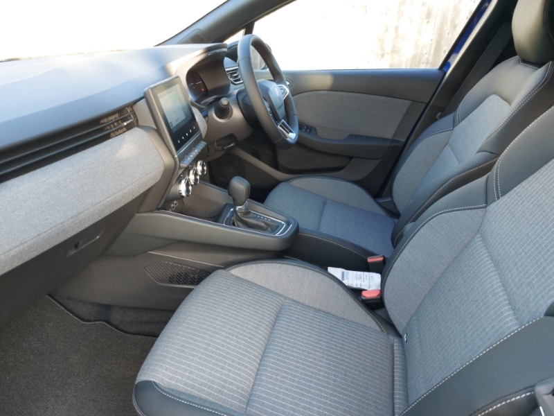 Used Renault Clio 2025 for sale - 76893618: Photo 5