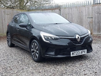 Used Renault Clio 2023 for sale - 77405359: Photo