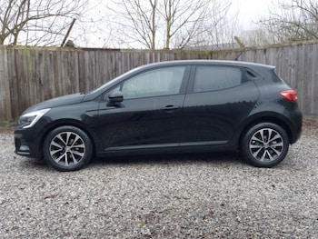 Used Renault Clio 2023 for sale - 77405359: Photo