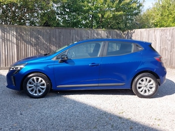 Used Renault Clio 2025 for sale - 79534601: Photo