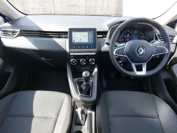 Used Renault Clio 2023 for sale - 78312264: Photo