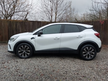 Used Renault Captur 2023 for sale - 77815717: Photo