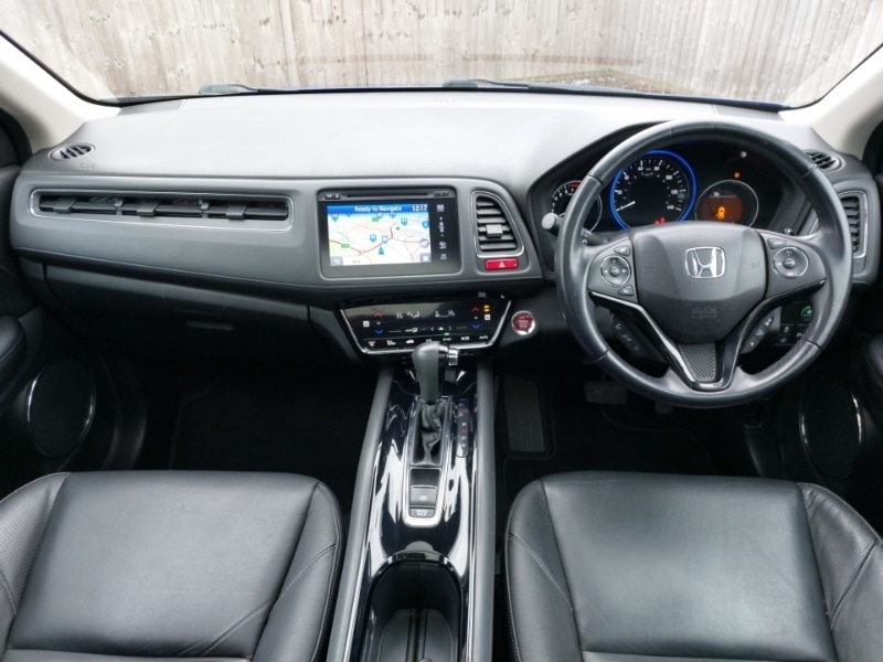 Used Honda HR-V 2017 for sale - 77605651: Photo 2