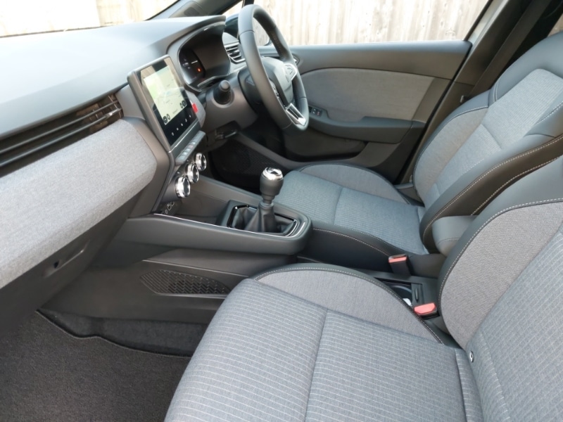 Used Renault Clio 2025 for sale - 76906951: Photo 5