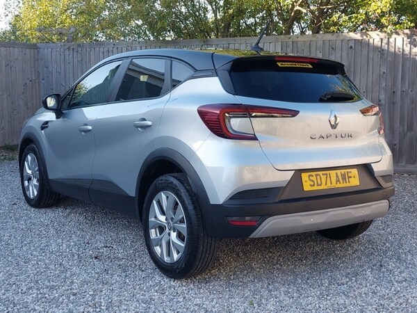 Used Renault Captur 2021 for sale - 76187820: Photo 3