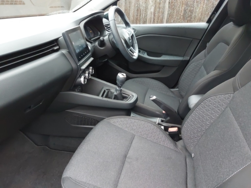 Used Renault Clio 2023 for sale - 76967271: Photo 5