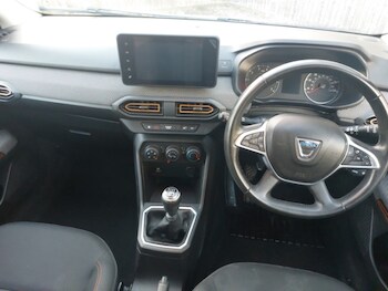 Used Dacia Sandero Stepway 2022 for sale - 77019741: Photo