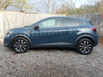 Used Renault Captur 2022 for sale - 77980869: Photo