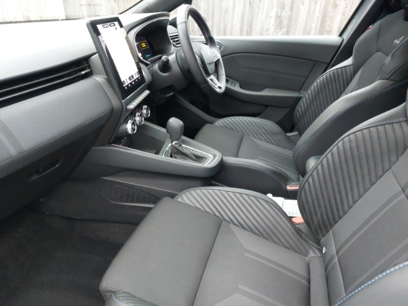 Used Renault Clio 2024 for sale - 77750949: Photo 5