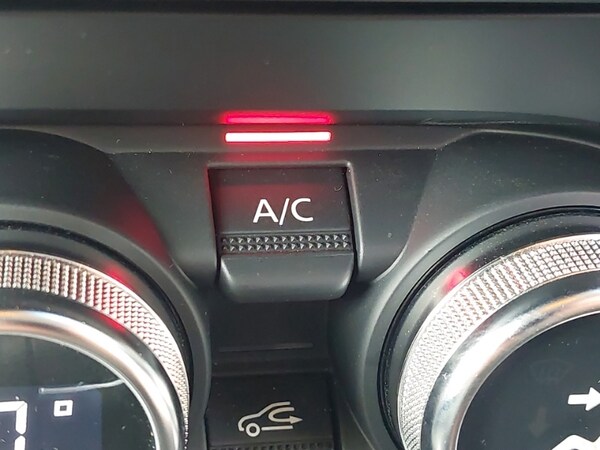 Used Renault Captur 2023 for sale - 76160308: Photo 18