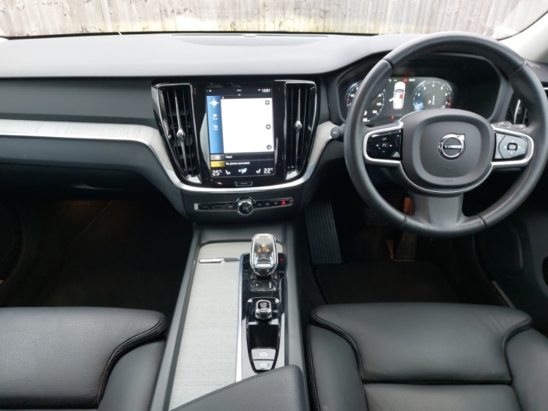 Used Volvo V60 2021 for sale - 77299562: Photo 2