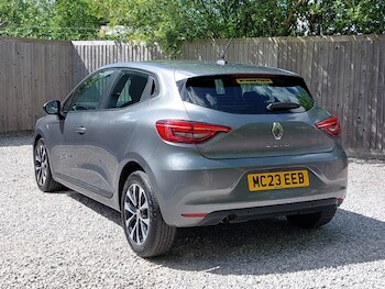 Used Renault Clio 2023 for sale - 78853356: Photo