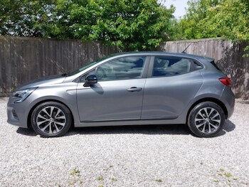Used Renault Clio 2023 for sale - 78853356: Photo