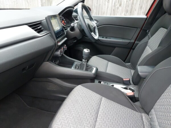 Used Renault Captur 2021 for sale - 76309205: Photo 5