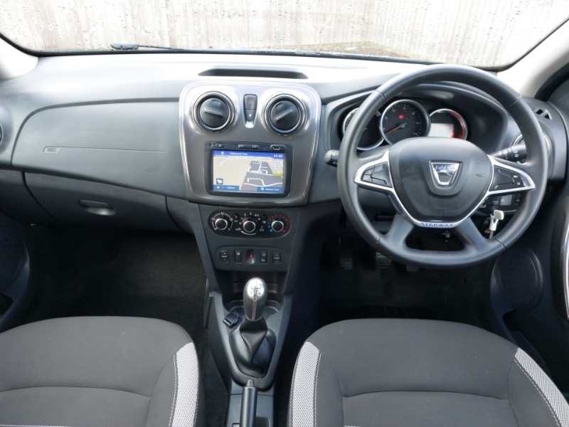 Used Dacia Sandero Stepway 2018 for sale - 78178534: Photo 2