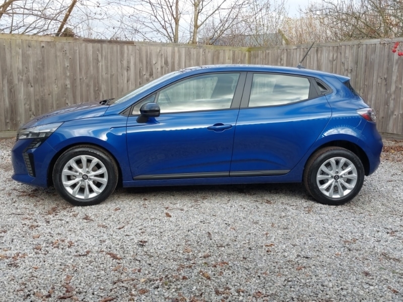 Used Renault Clio 2025 for sale - 76906928: Photo 4