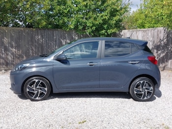 Used Hyundai i10 2023 for sale - 79451971: Photo
