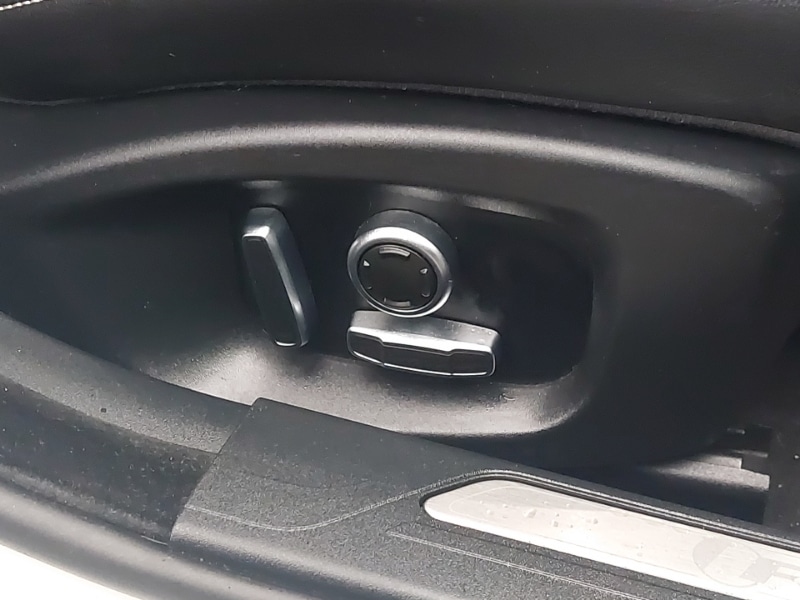 Used Jaguar XE 2019 for sale - 77750952: Photo 13