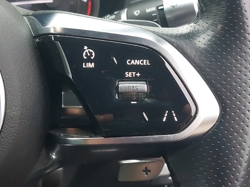 Used Jaguar XE 2019 for sale - 77750952: Photo 15