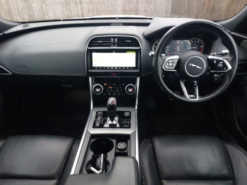 Used Jaguar XE 2019 for sale - 77750952: Photo 2