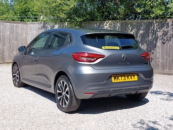 Used Renault Clio 2023 for sale - 79164637: Photo