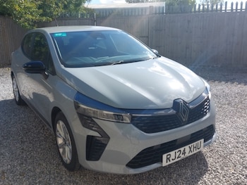 Used Renault Clio 2024 for sale - 76053236: Photo