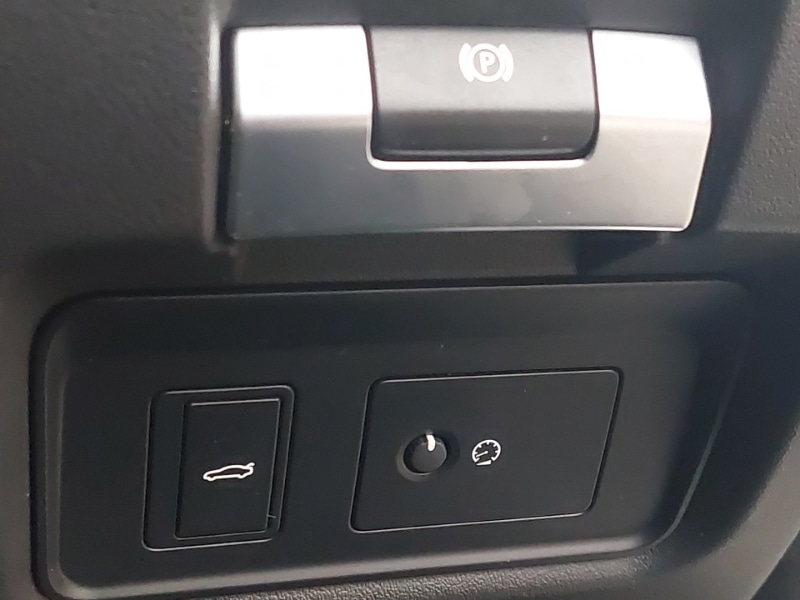 Used Jaguar XE 2019 for sale - 77975113: Photo 17