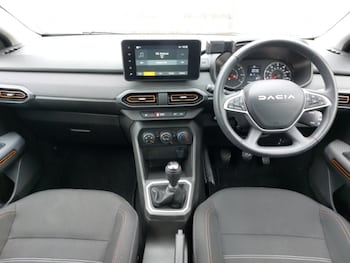 Used Dacia Sandero Stepway 2023 for sale - 76233400: Photo 2