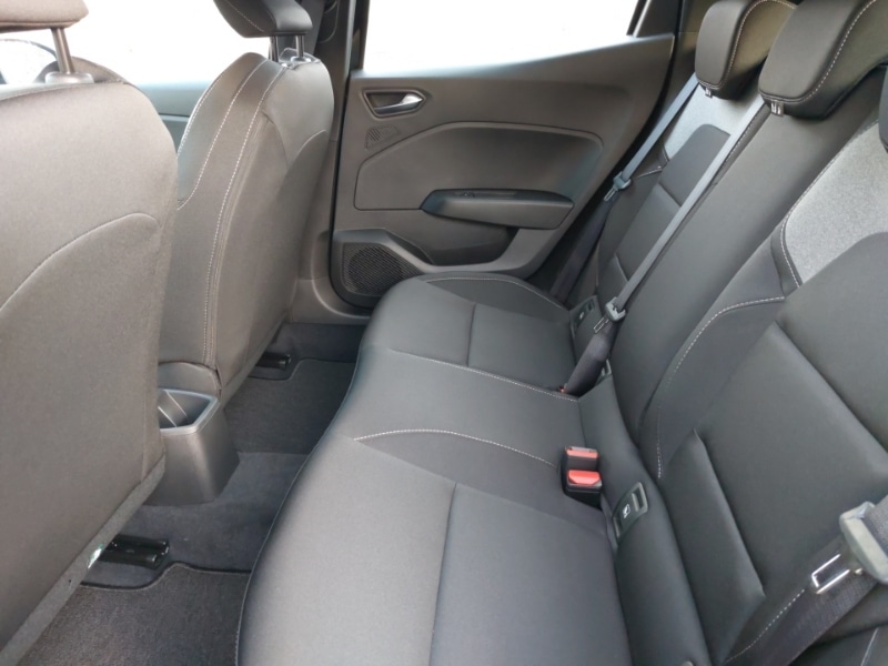 Used Renault Clio 2025 for sale - 76906945: Photo 6